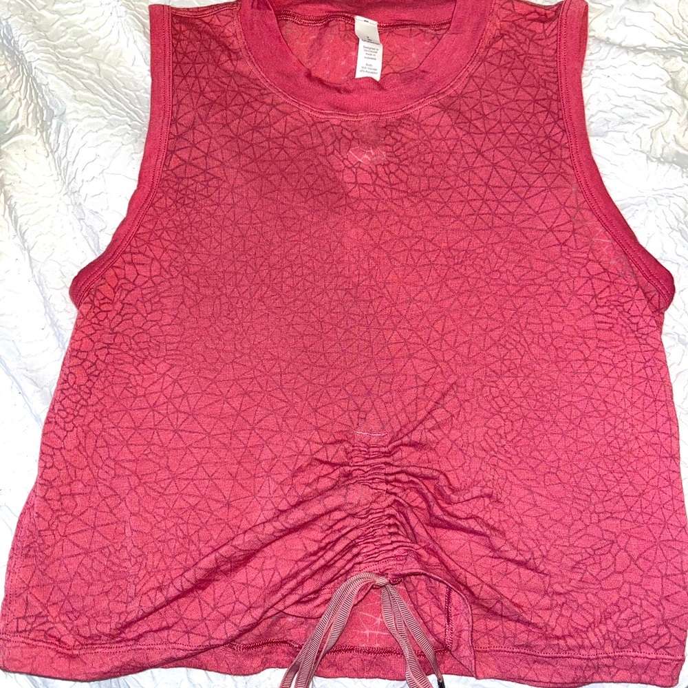Lululemon scrunch bottom tank top in size 2